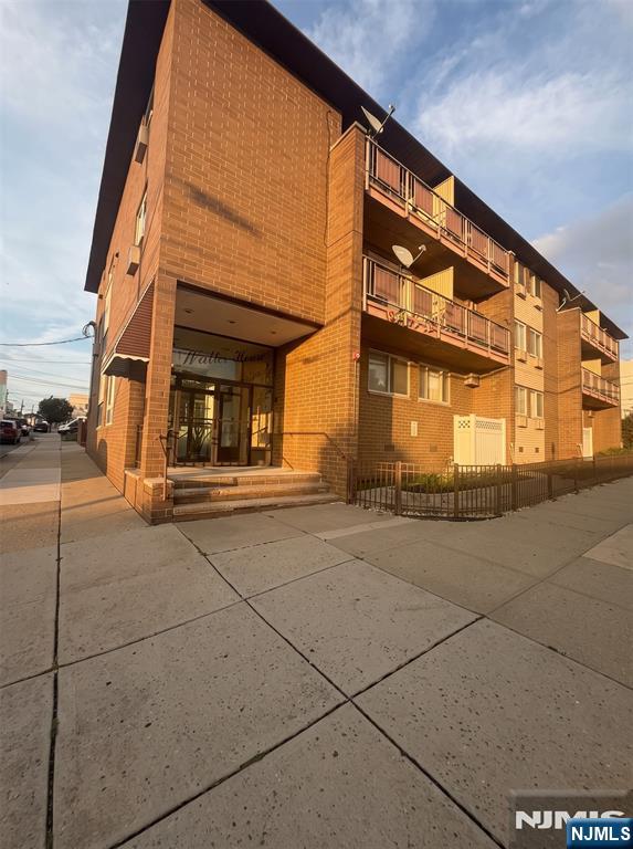 423 Walker Street C6 - Photo 1