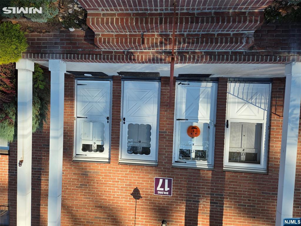 17F Colonial Drive 17F - Photo 2