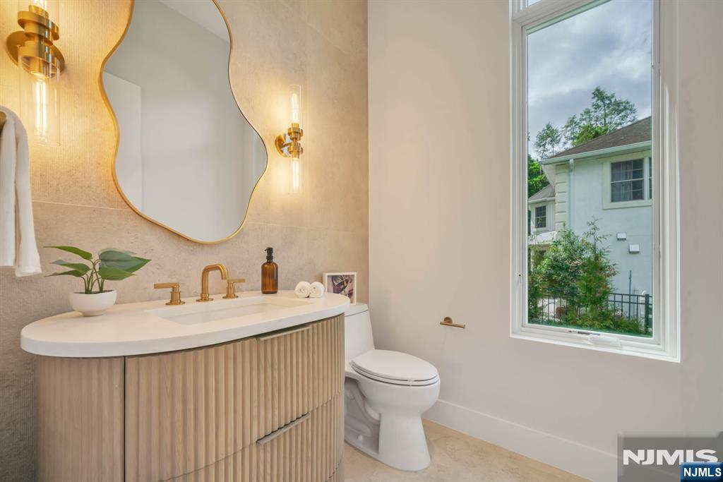 61 Mac Arthur Avenue — photo 11