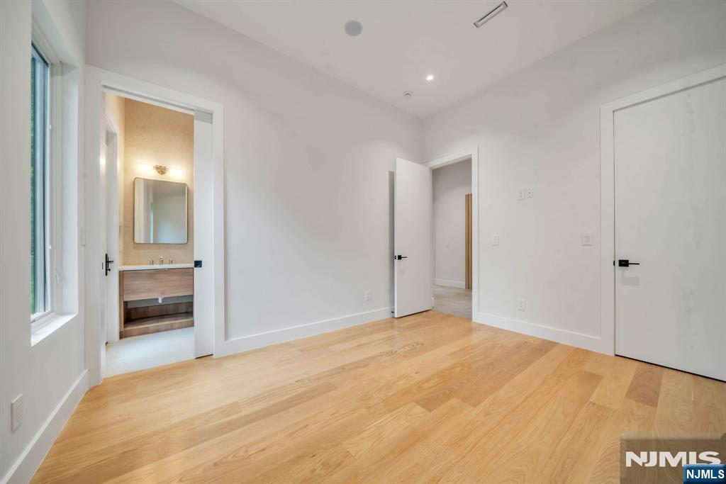 61 Mac Arthur Avenue — photo 14