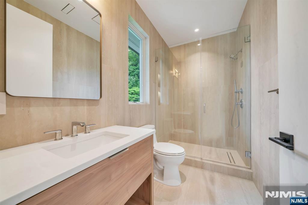61 Mac Arthur Avenue — photo 27