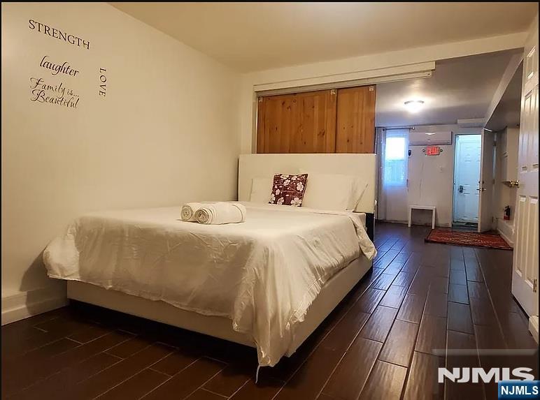 598 West Side Avenue - Photo 4