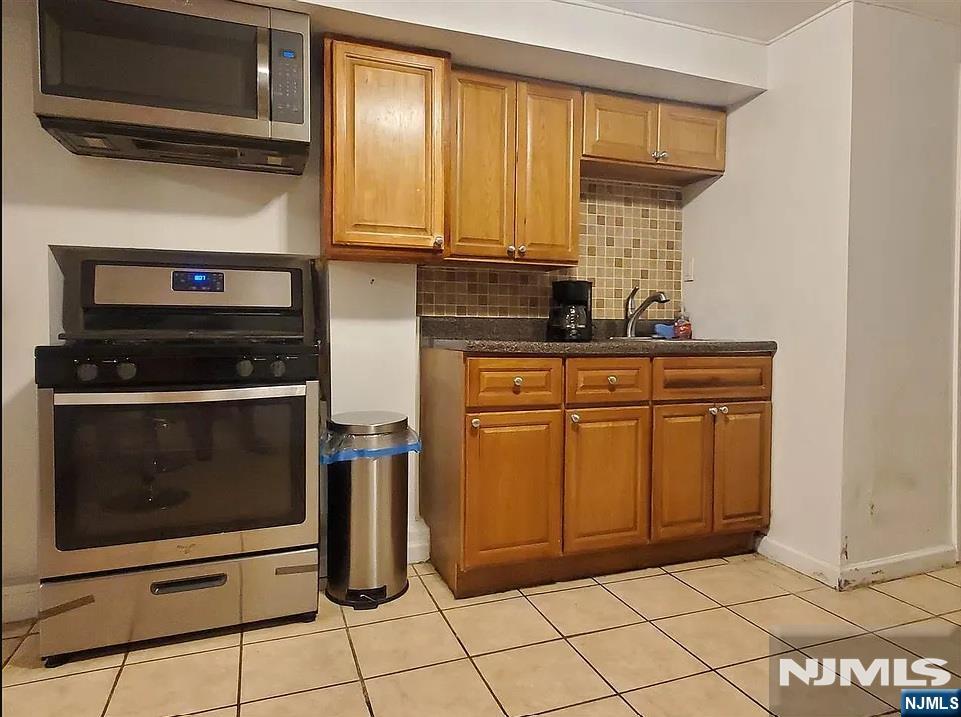 598 West Side Avenue - Photo 5
