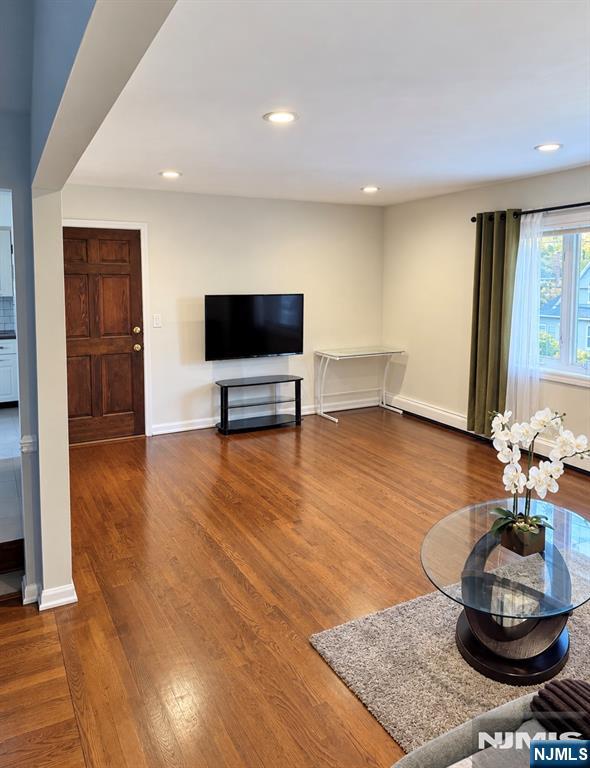 380 Garibaldi 2 - Photo 4