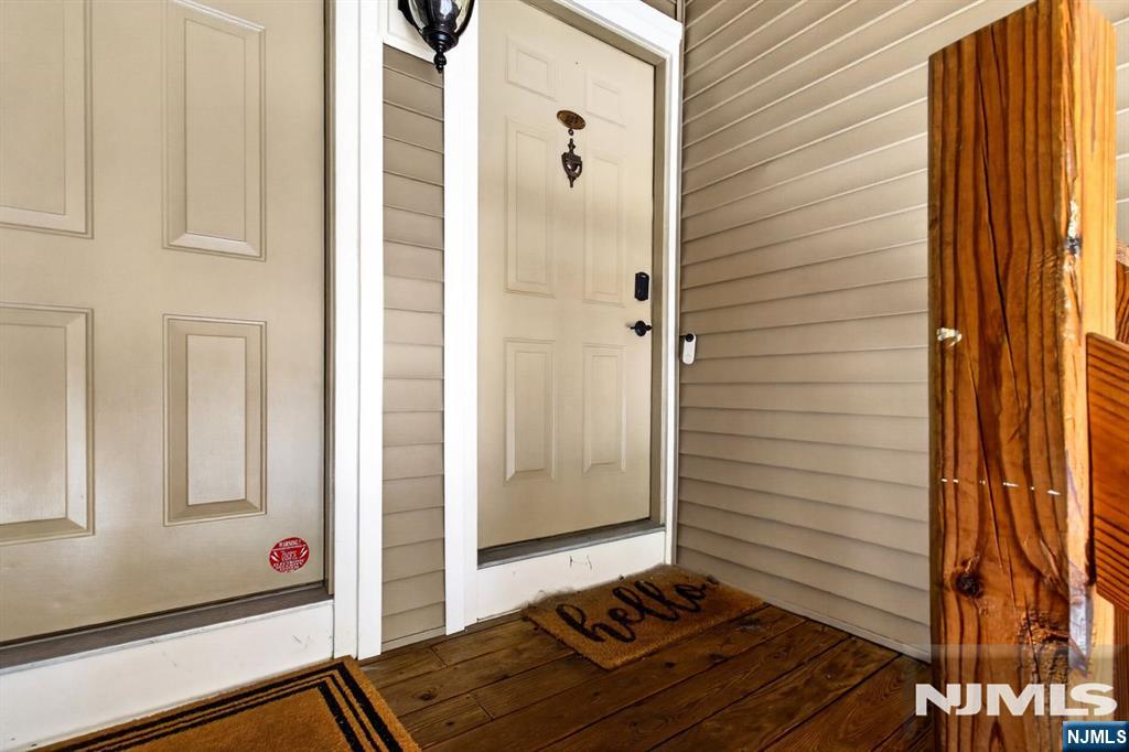 569 Windsor Drive - Photo 4