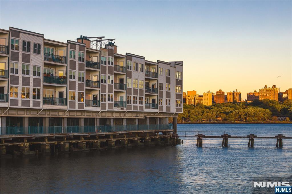 116 The Promenade - Photo 1