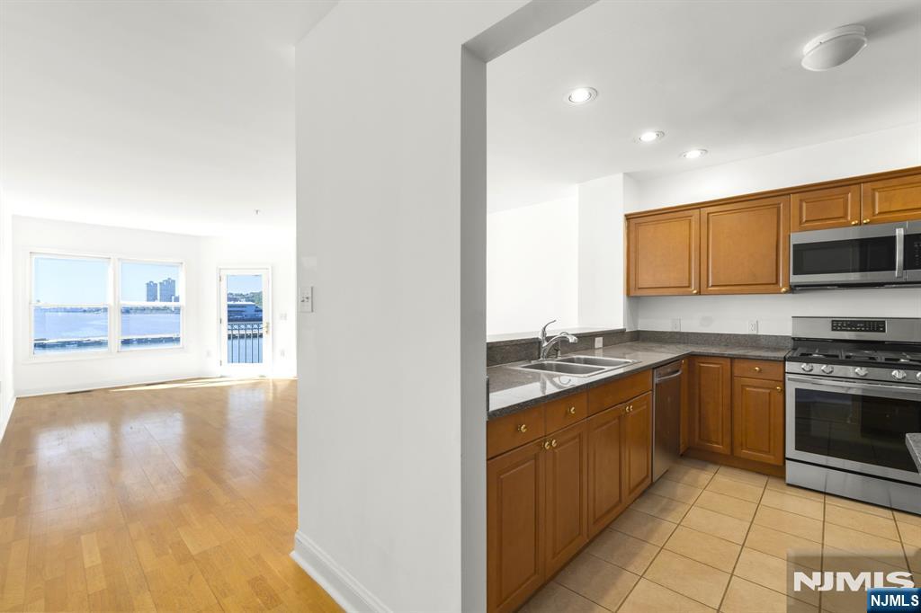 116 The Promenade - Photo 5