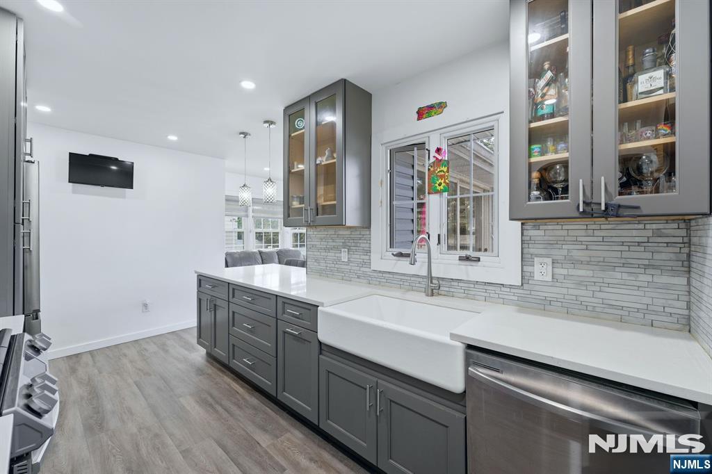 50 Elizabeth Avenue - Photo 3