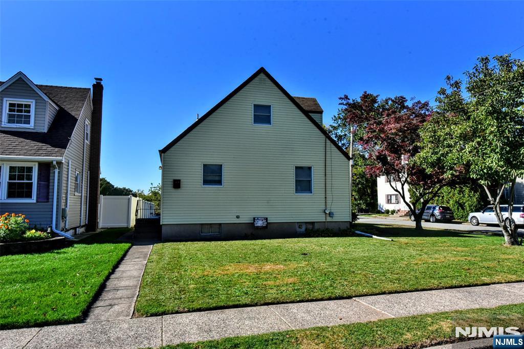 1-02 Hopper Avenue - Photo 4