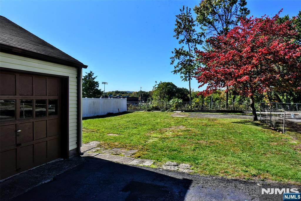 1-02 Hopper Avenue - Photo 5
