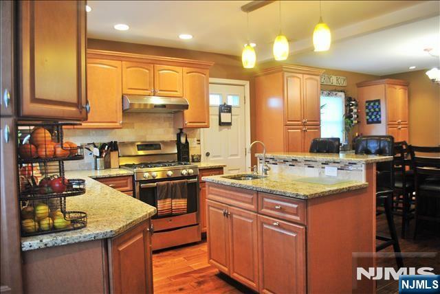 138 Skillman Terrace - Photo 4
