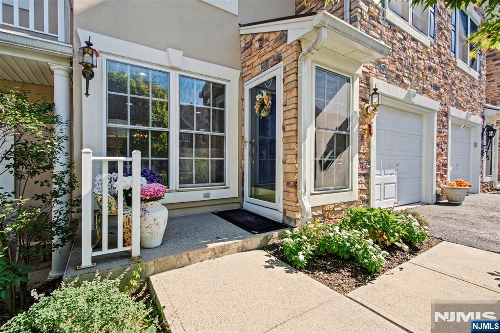 45 Magnolia Way - Photo 2