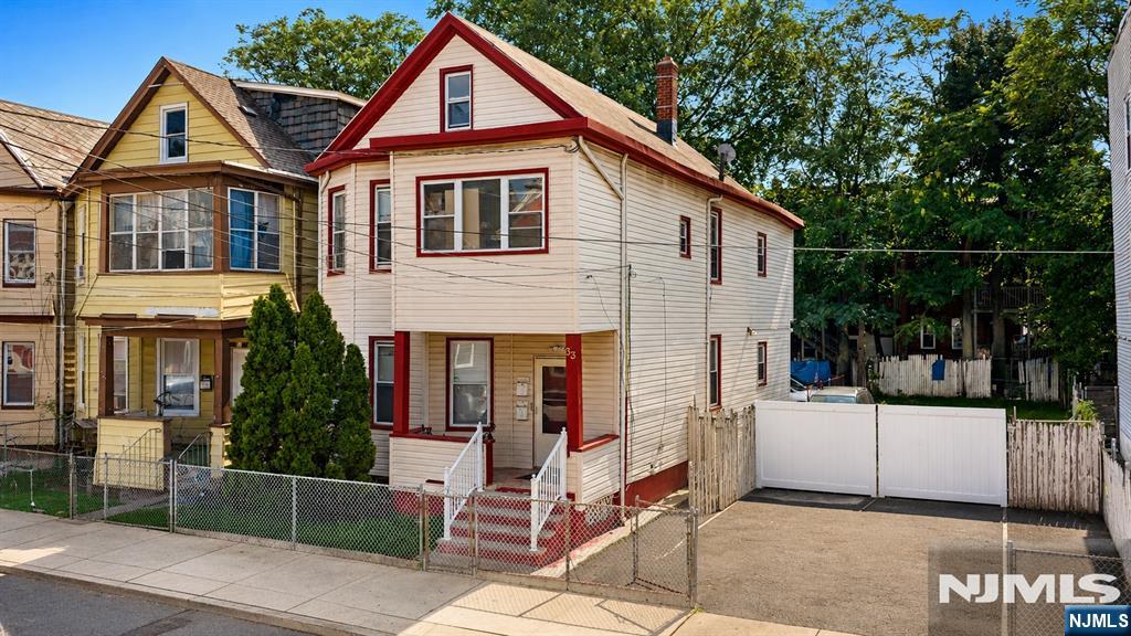 33 Vreeland Avenue - Photo 1