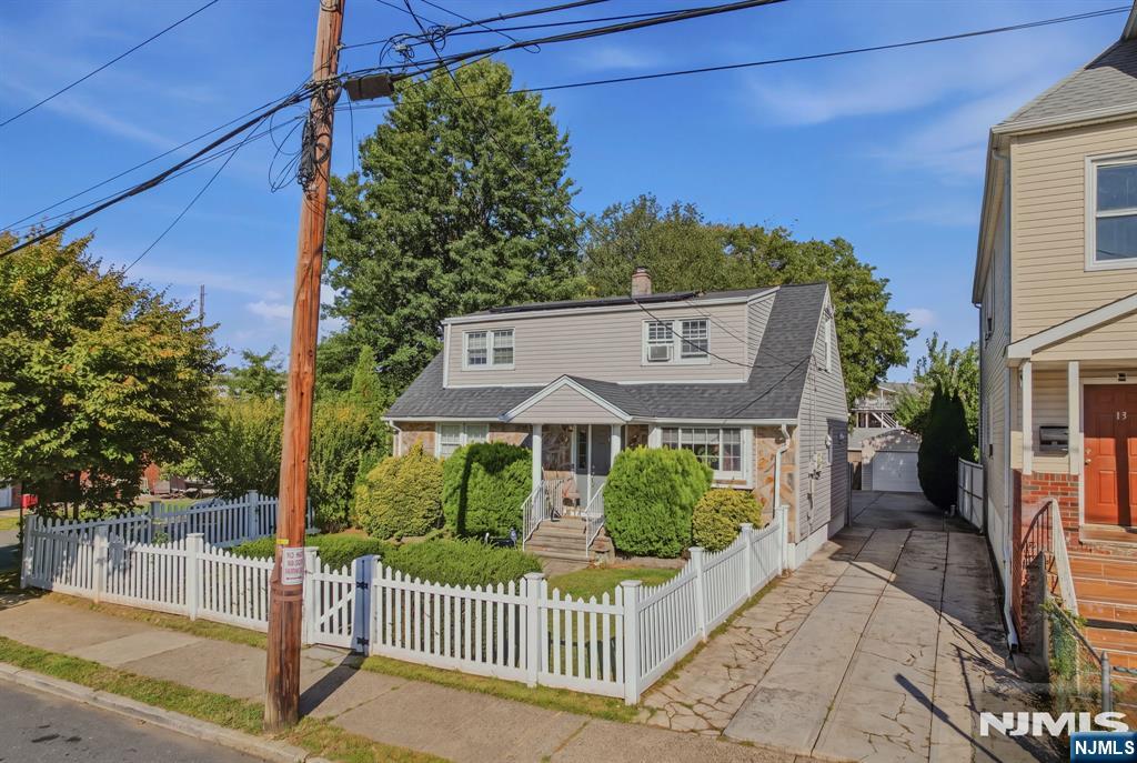 11 Raritan Avenue - Photo 3