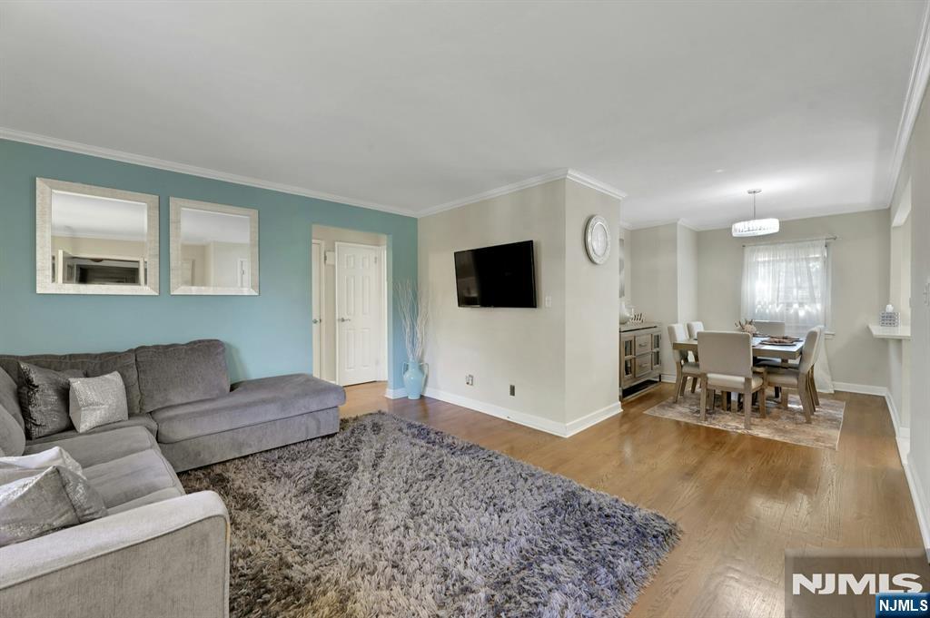 241 Johnson Avenue N4 - Photo 4
