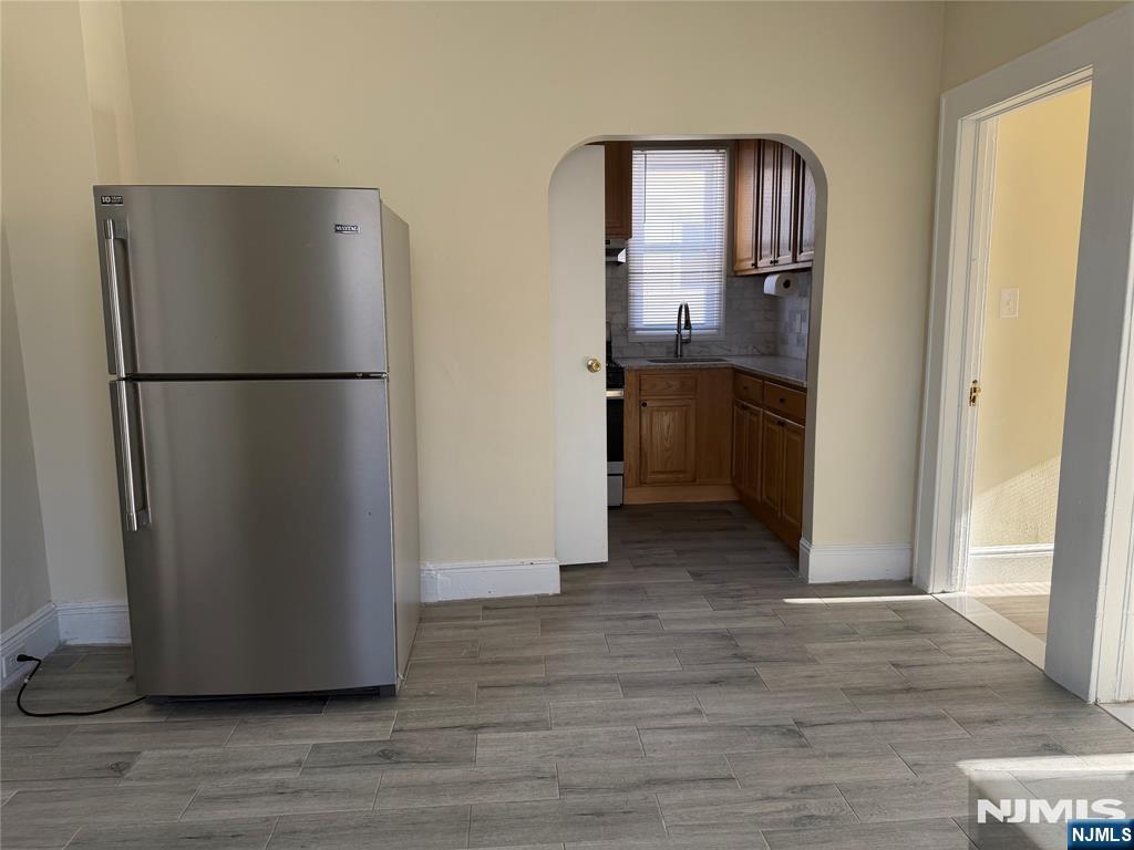 557 Gregory Avenue - Photo 3