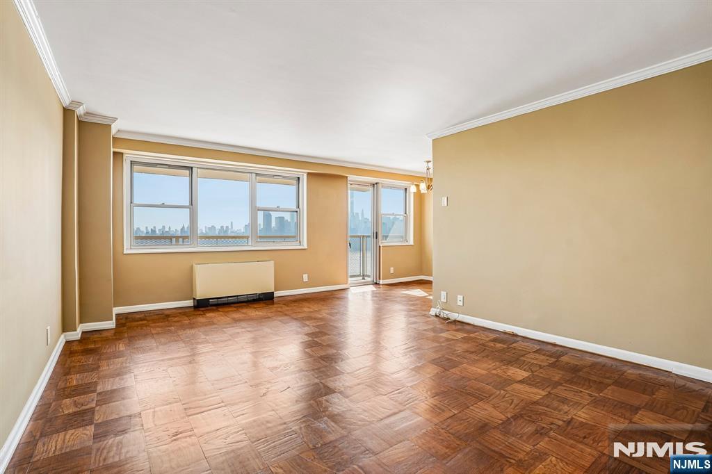 6600 Boulevard East 17 N - Photo 2