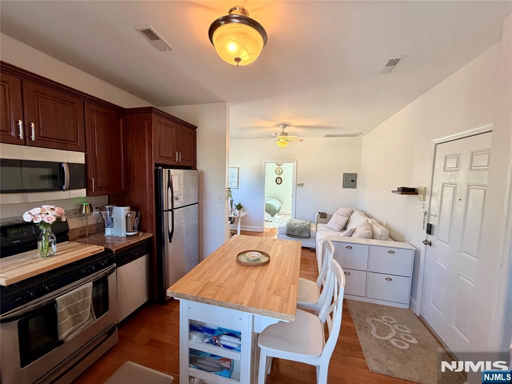 80 Bay Street 9 - Photo 5