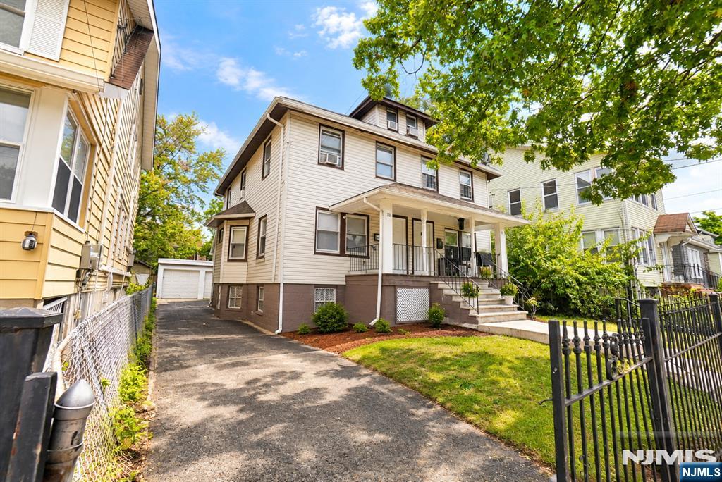 179 Vermont Avenue - Photo 2