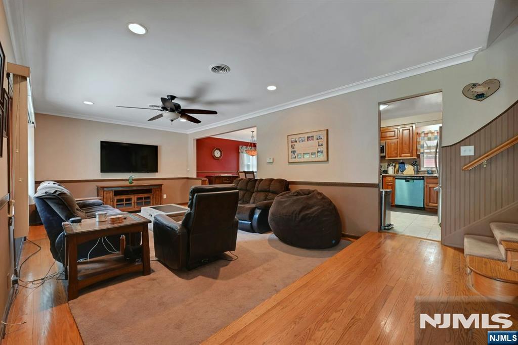 340 Graphic Boulevard - Photo 5