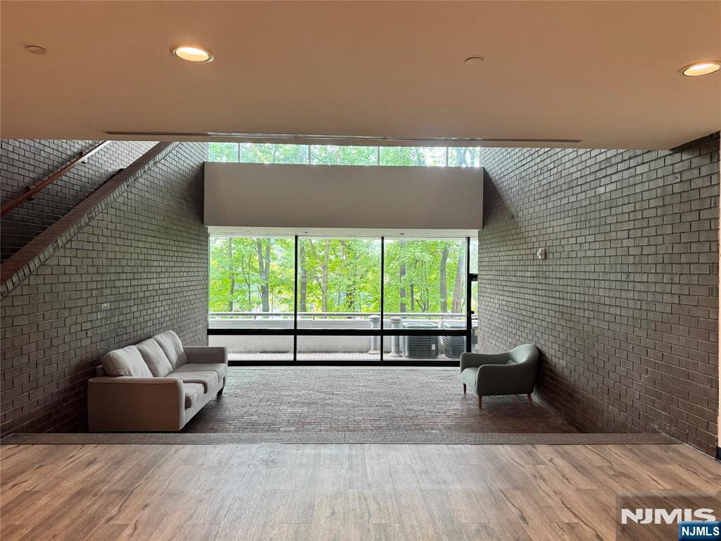 1 Executive Drive B01 - Photo 4