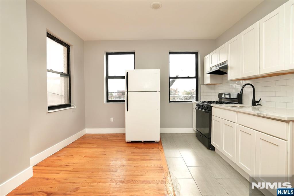 11 Cottage Street - Photo 3