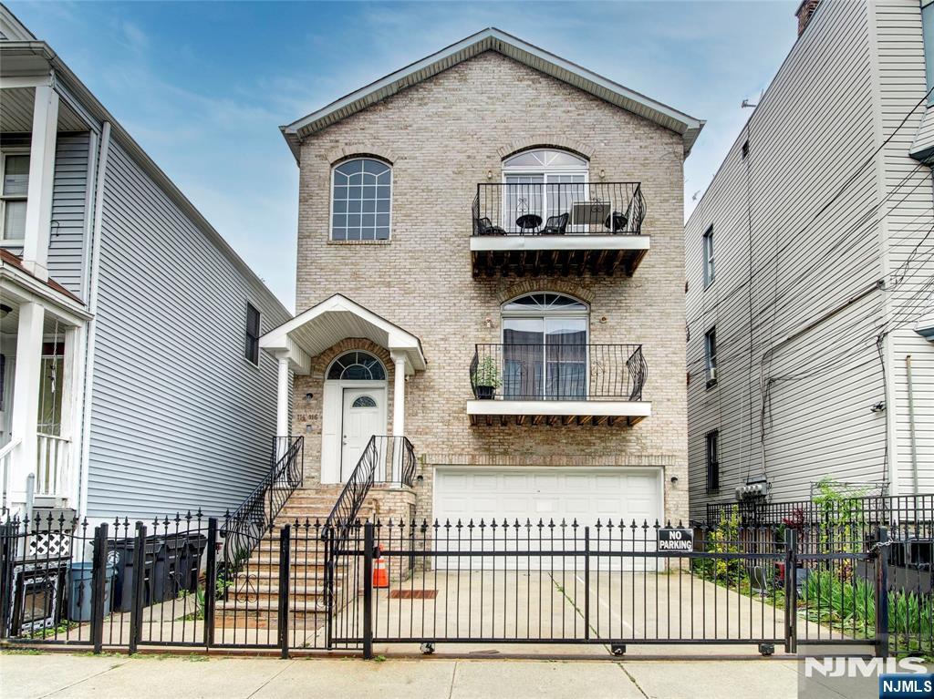 114-116 2nd Street - Photo 1
