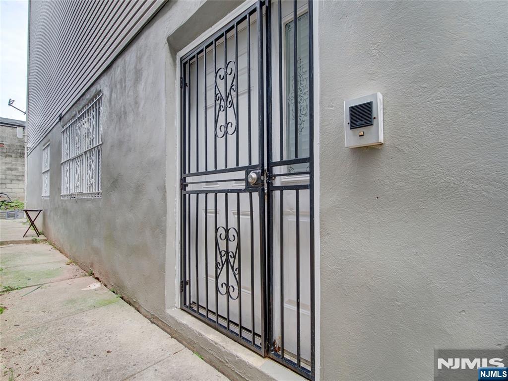 114-116 2nd Street - Photo 3