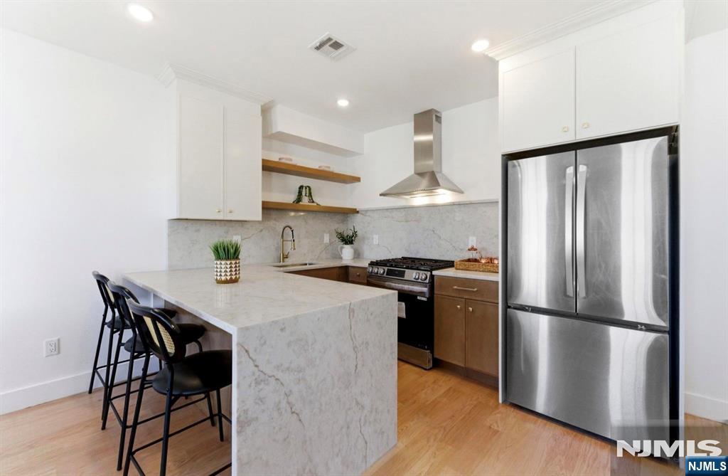 113 Oak Street 2 - Photo 1