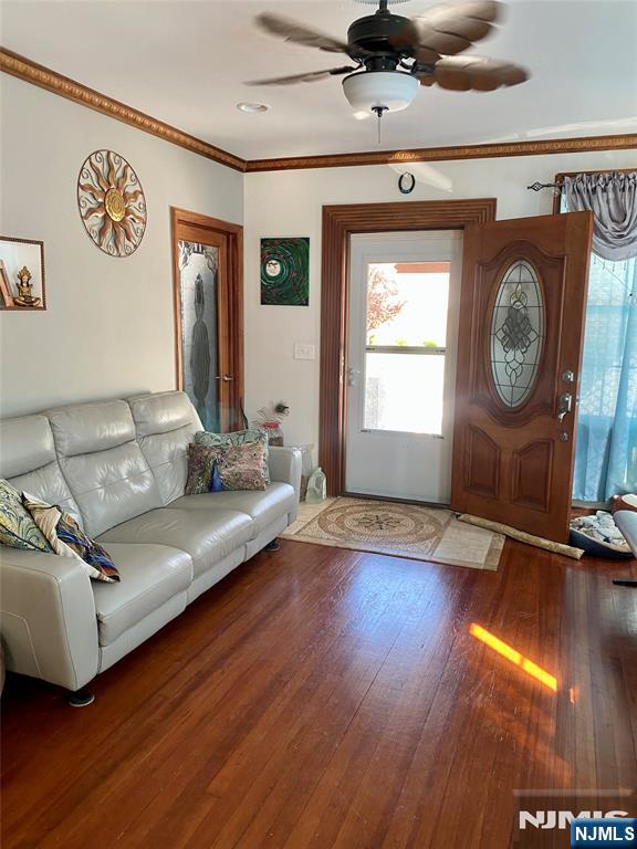 138 Pompton Avenue - Photo 2