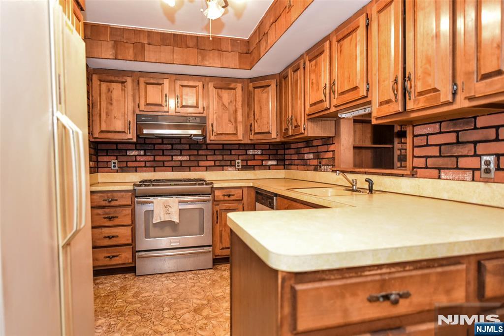 4 Demartini Place - Photo 5