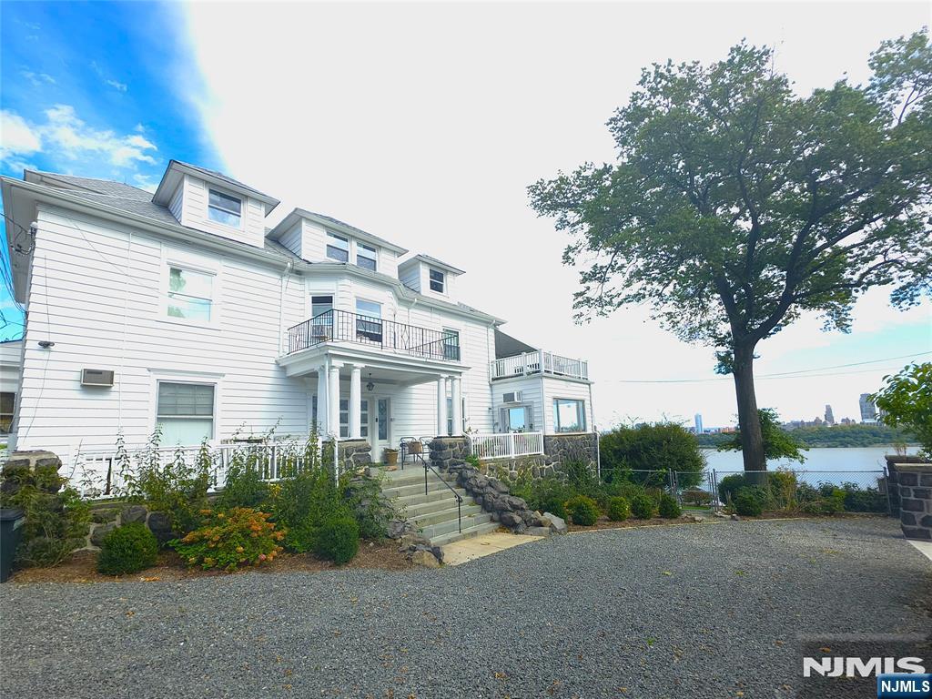 3 Crescent Avenue 3rd FL - Photo 1