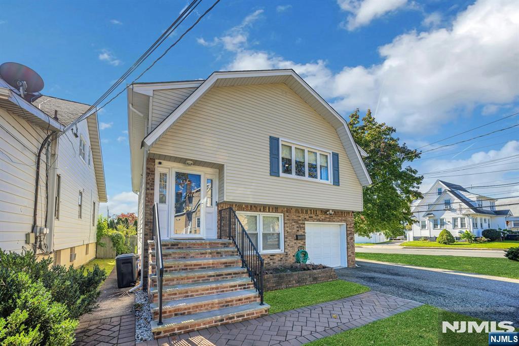 470 Victor Street - Photo 3