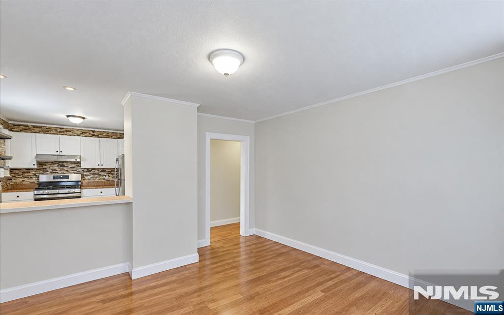 11 Elm Street 2 - Photo 2