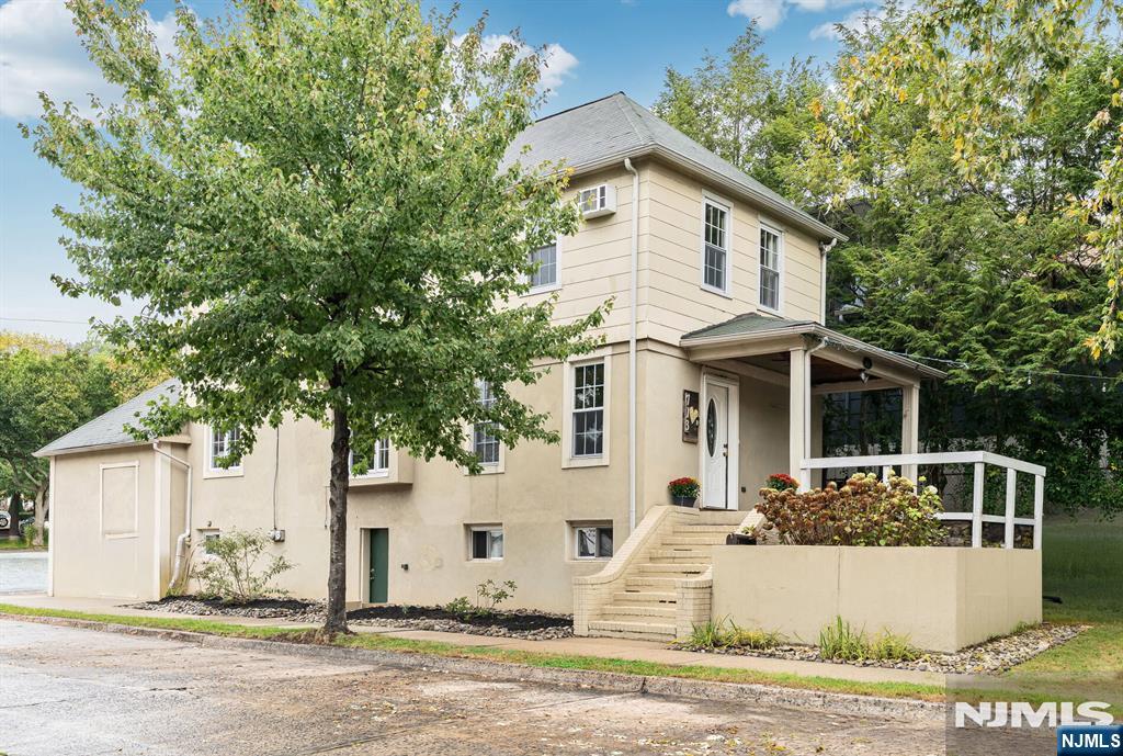 Photo 1 of Single family home for sale at 713 Lincoln Ave, Ridgefield Park, NJ 07660 | MLS# 26038640 | Listing updated on 2026-10-16