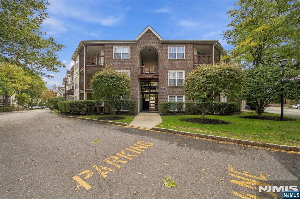 271 Village Circle Drive - Photo 2
