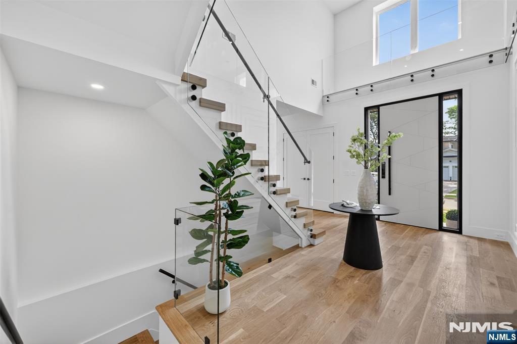 26 Collins Avenue — photo 23