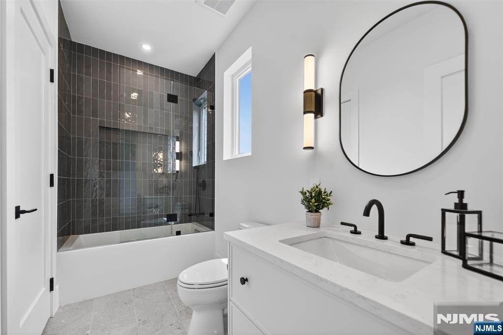 26 Collins Avenue — photo 32