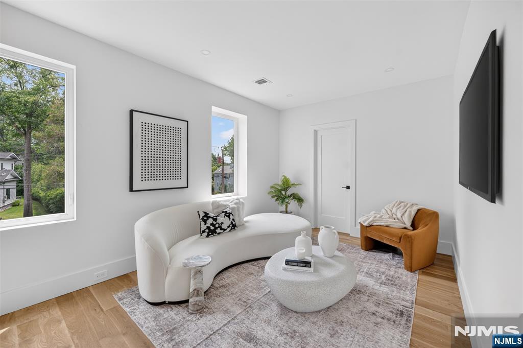 26 Collins Avenue — photo 35