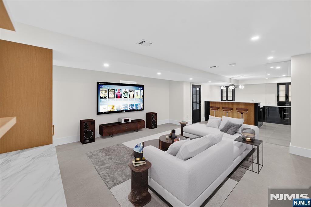 26 Collins Avenue — photo 38