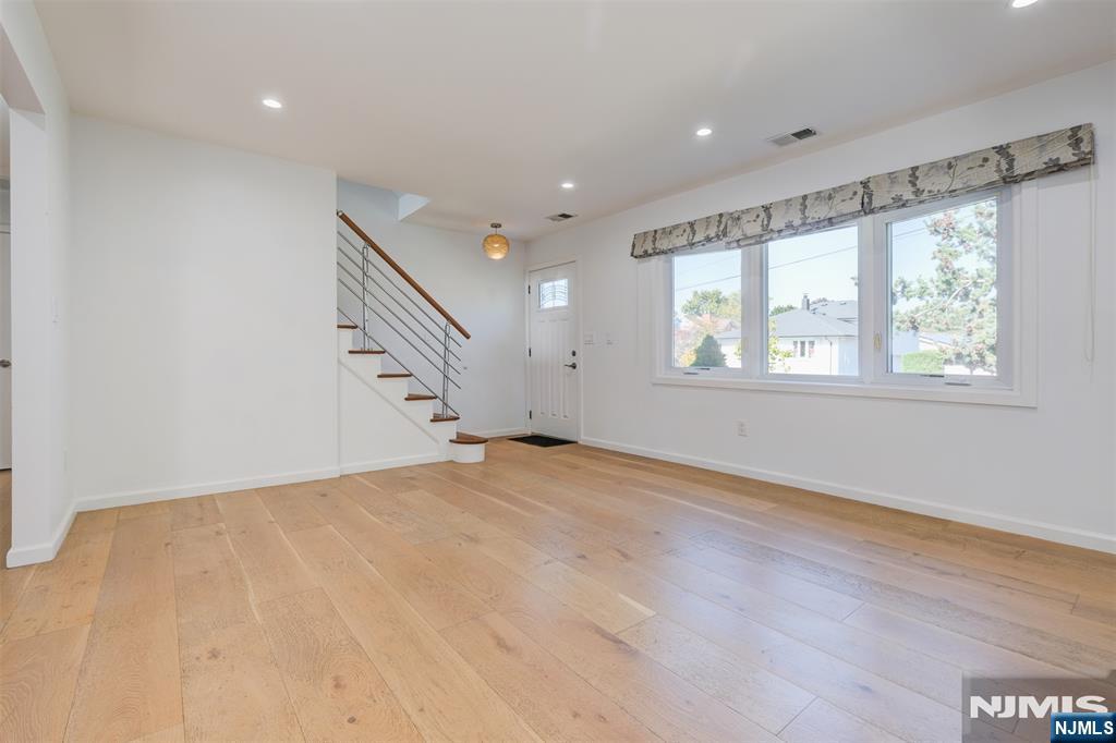 4 James Place - Photo 4