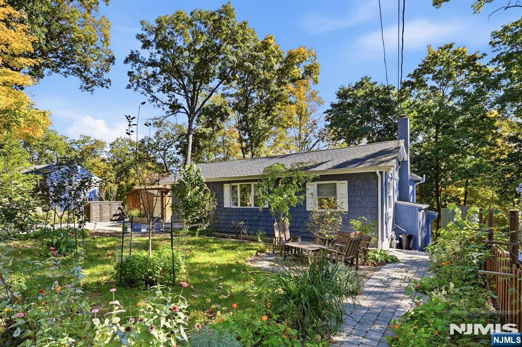 64 Truman Boulevard - Photo 2