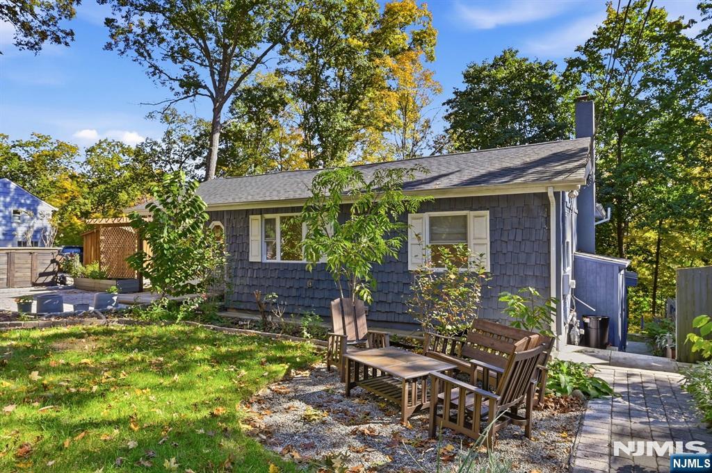 64 Truman Boulevard - Photo 3