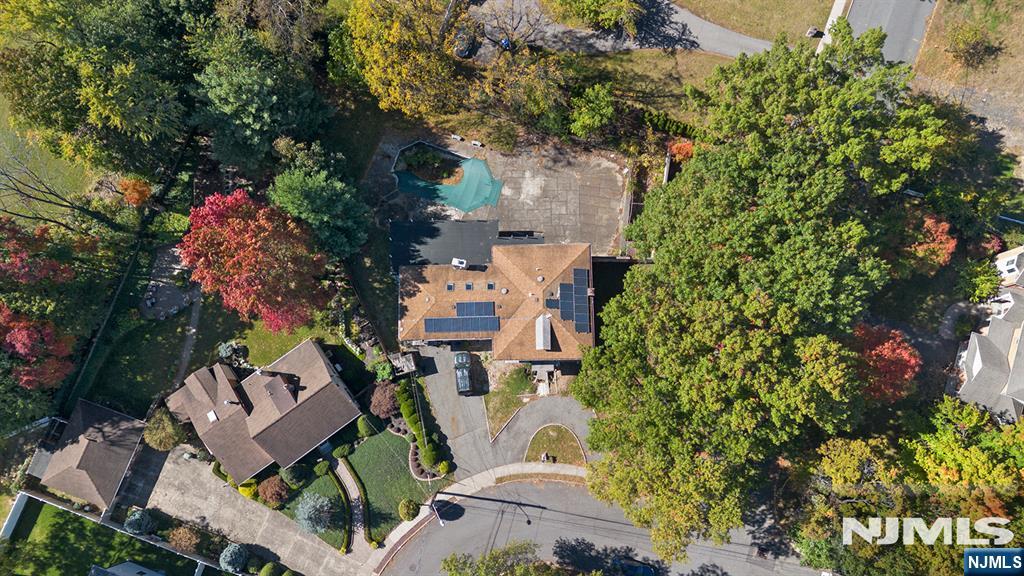 150 Lawrence Drive - Photo 3