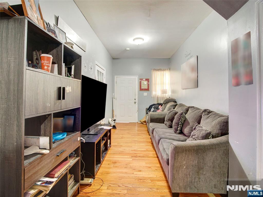 199 Weequahic Avenue - Photo 4