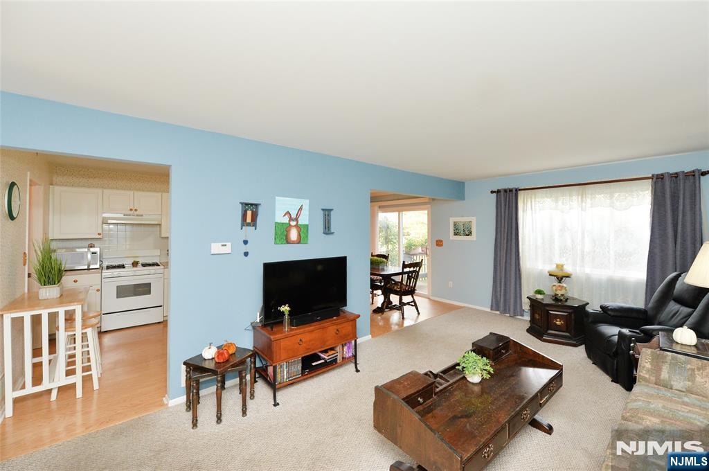 Photo 3 of Townhouse for sale at 26 Meadow Pond Rd, Hamburg, NJ 07419 | MLS# 26038780 | Listing updated on 2026-10-16