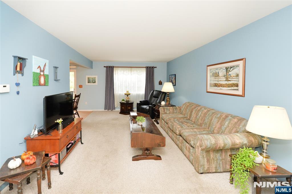 Photo 4 of Townhouse for sale at 26 Meadow Pond Rd, Hamburg, NJ 07419 | MLS# 26038780 | Listing updated on 2026-10-16