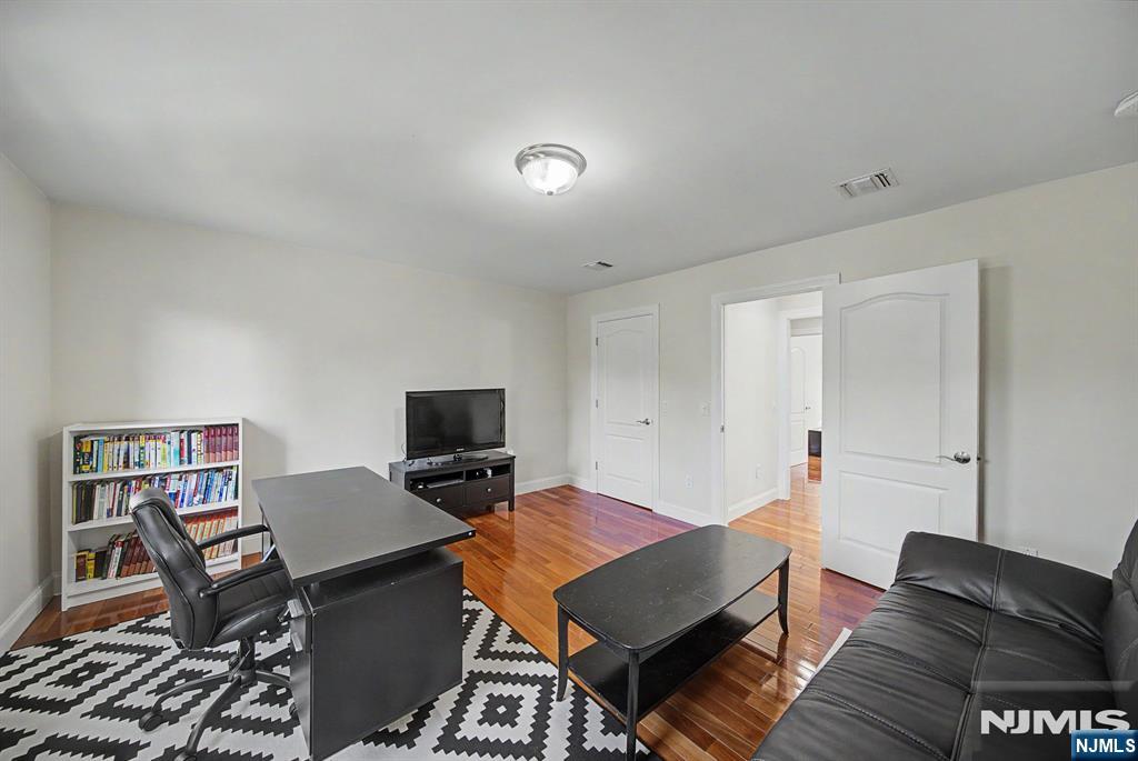 217 Lyncrest Road — photo 37