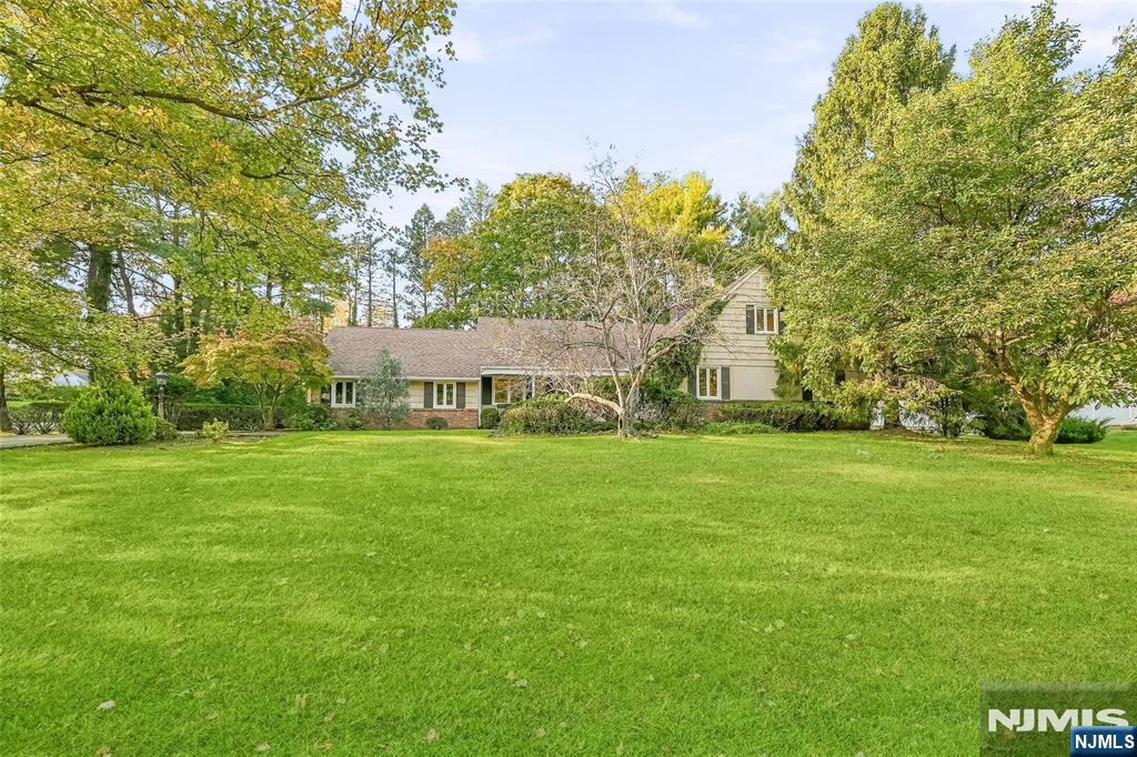 389 W Shore Drive - Photo 2