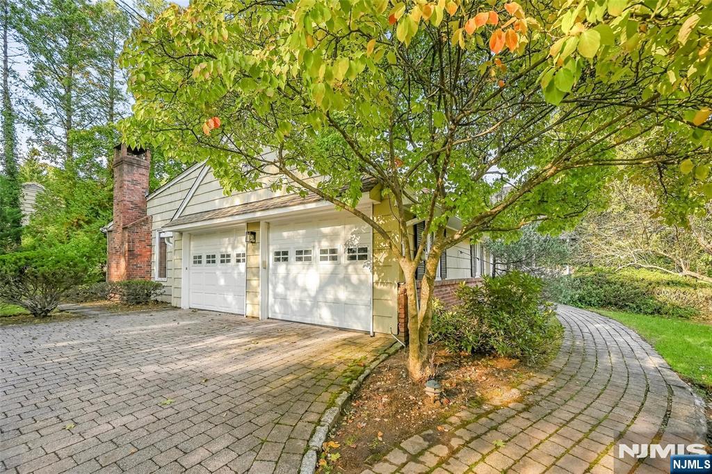 389 W Shore Drive - Photo 4